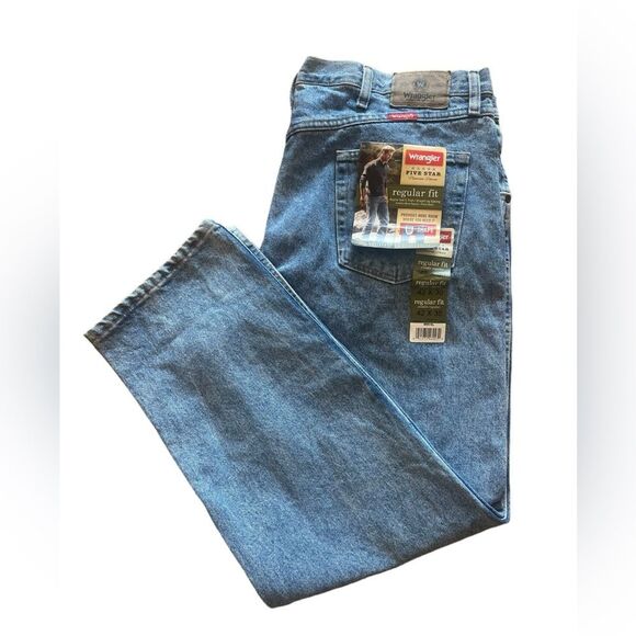 Wrangler Regular Fit Straight Leg Jeans Mens Size 42x30 NWT - Picture 1 of 10
